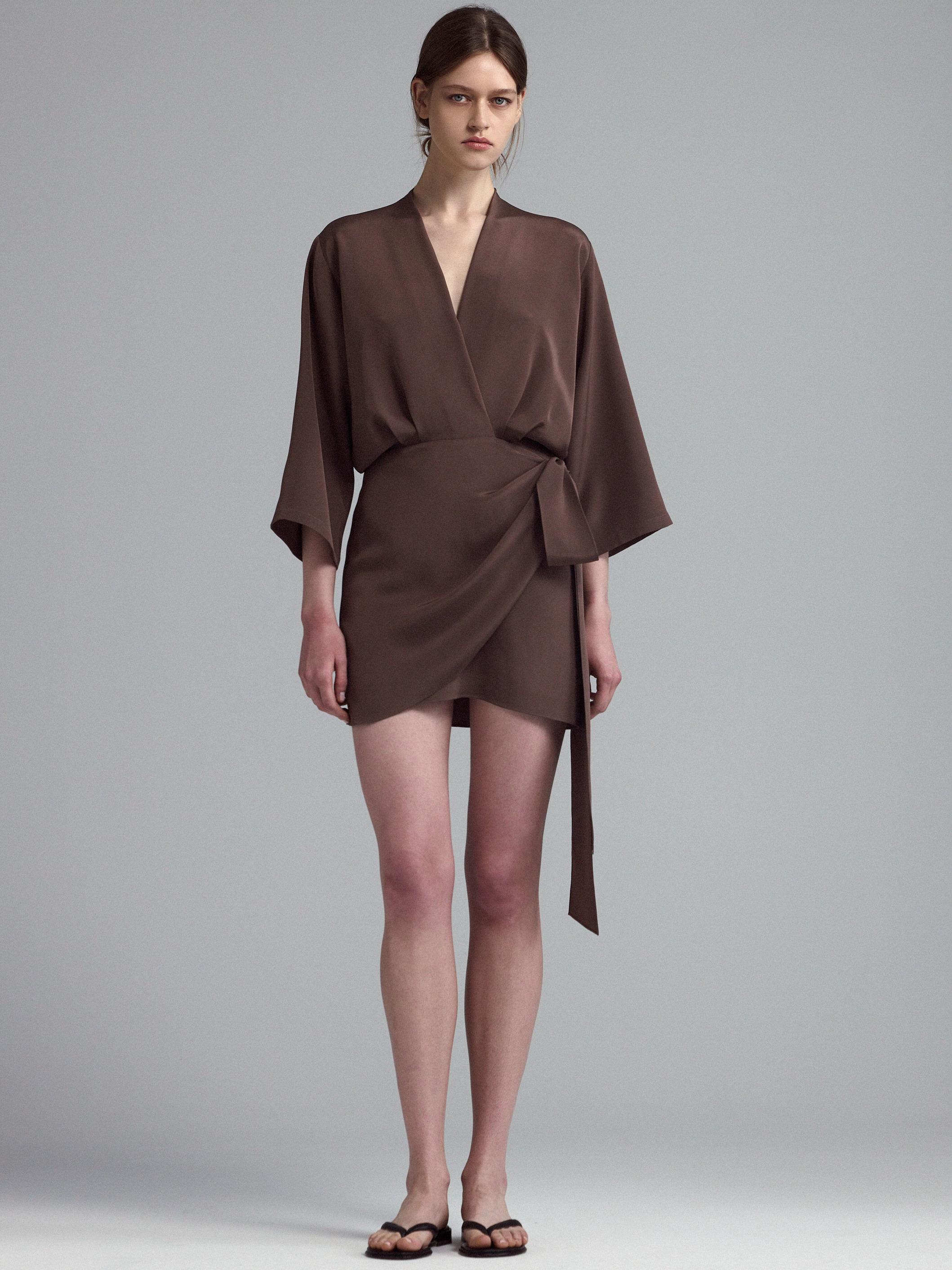 Платье мини из шелка с запахом