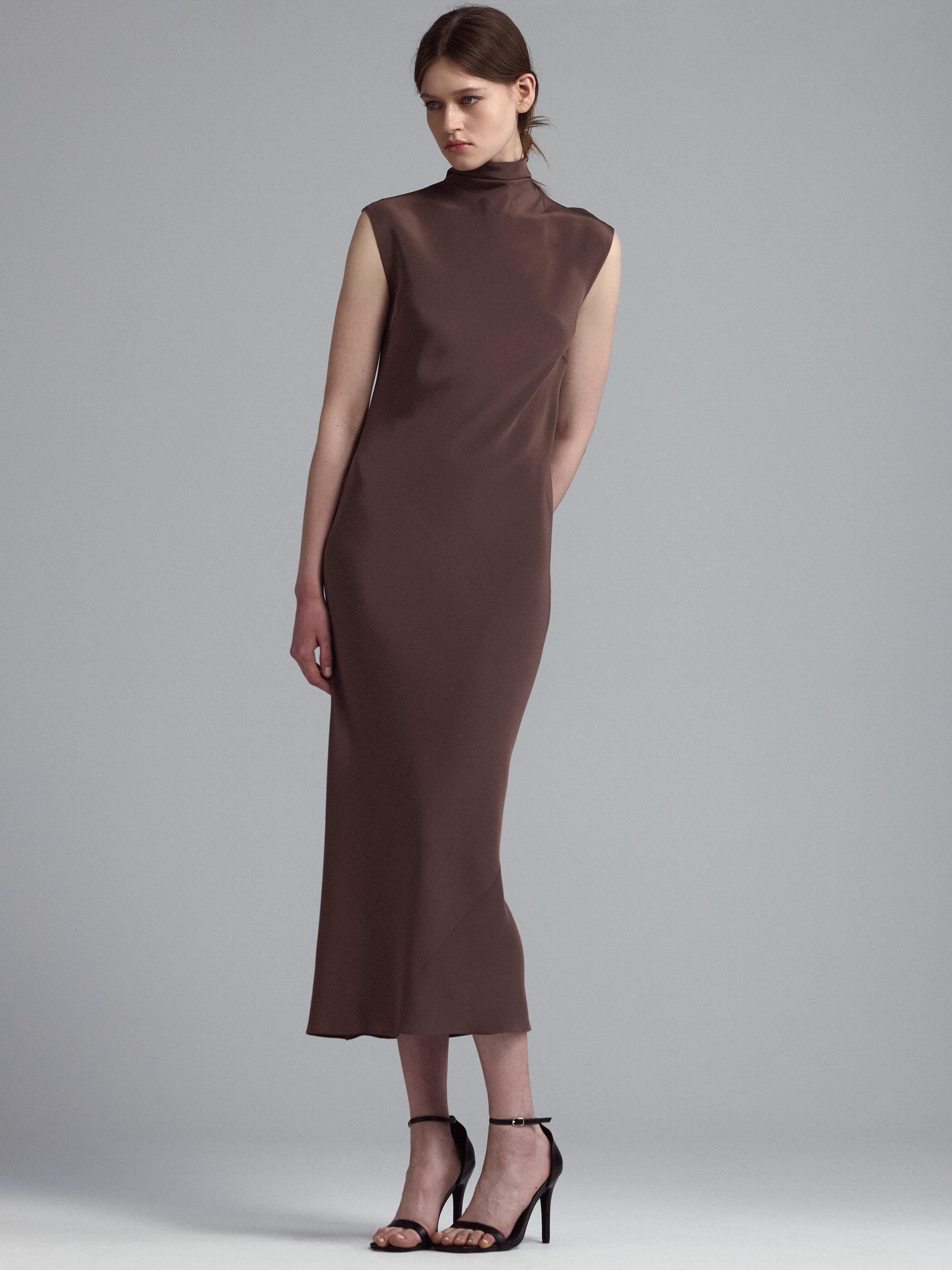 Платье из шелка