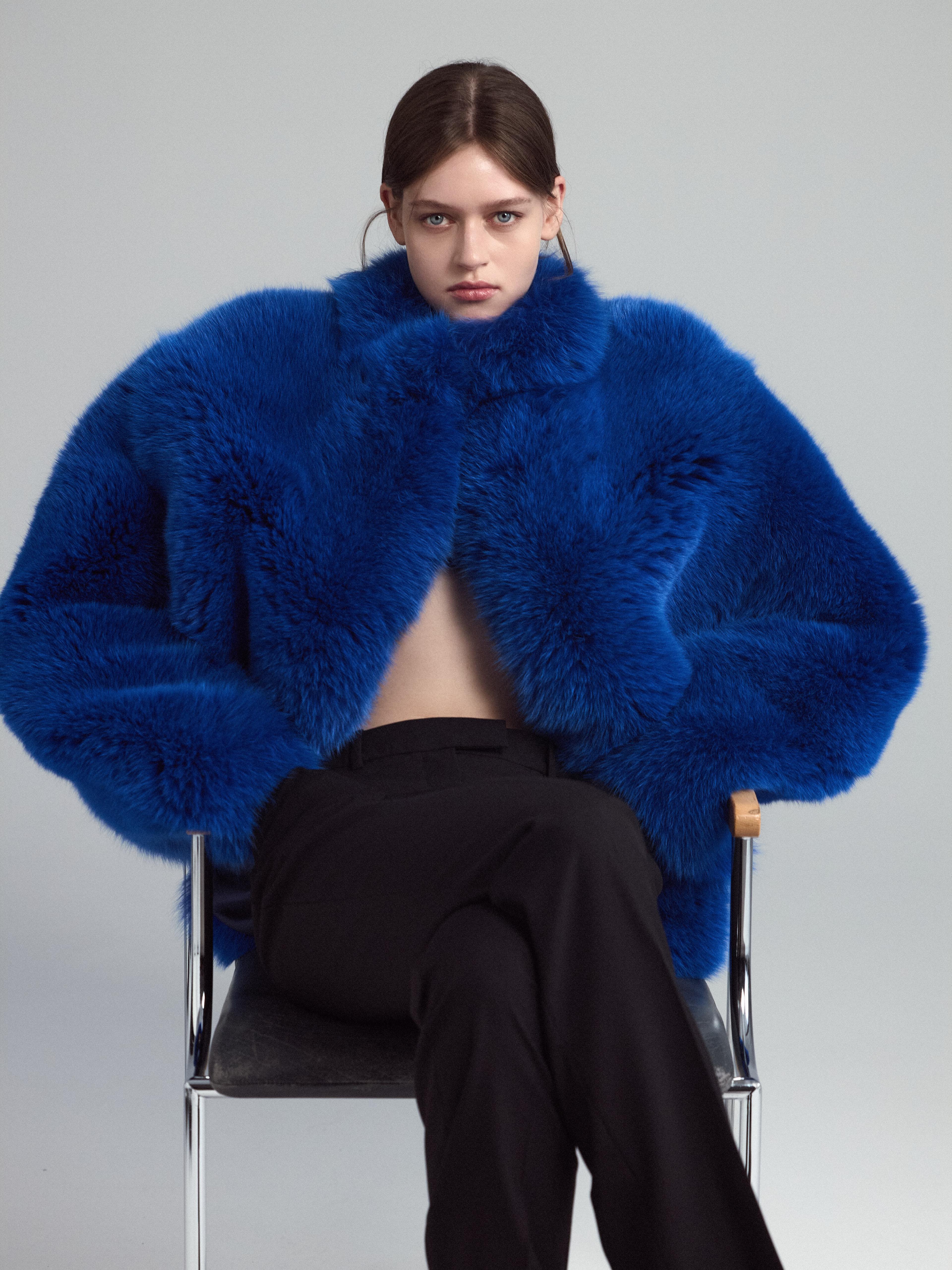 Шуба из меха арктической лисы