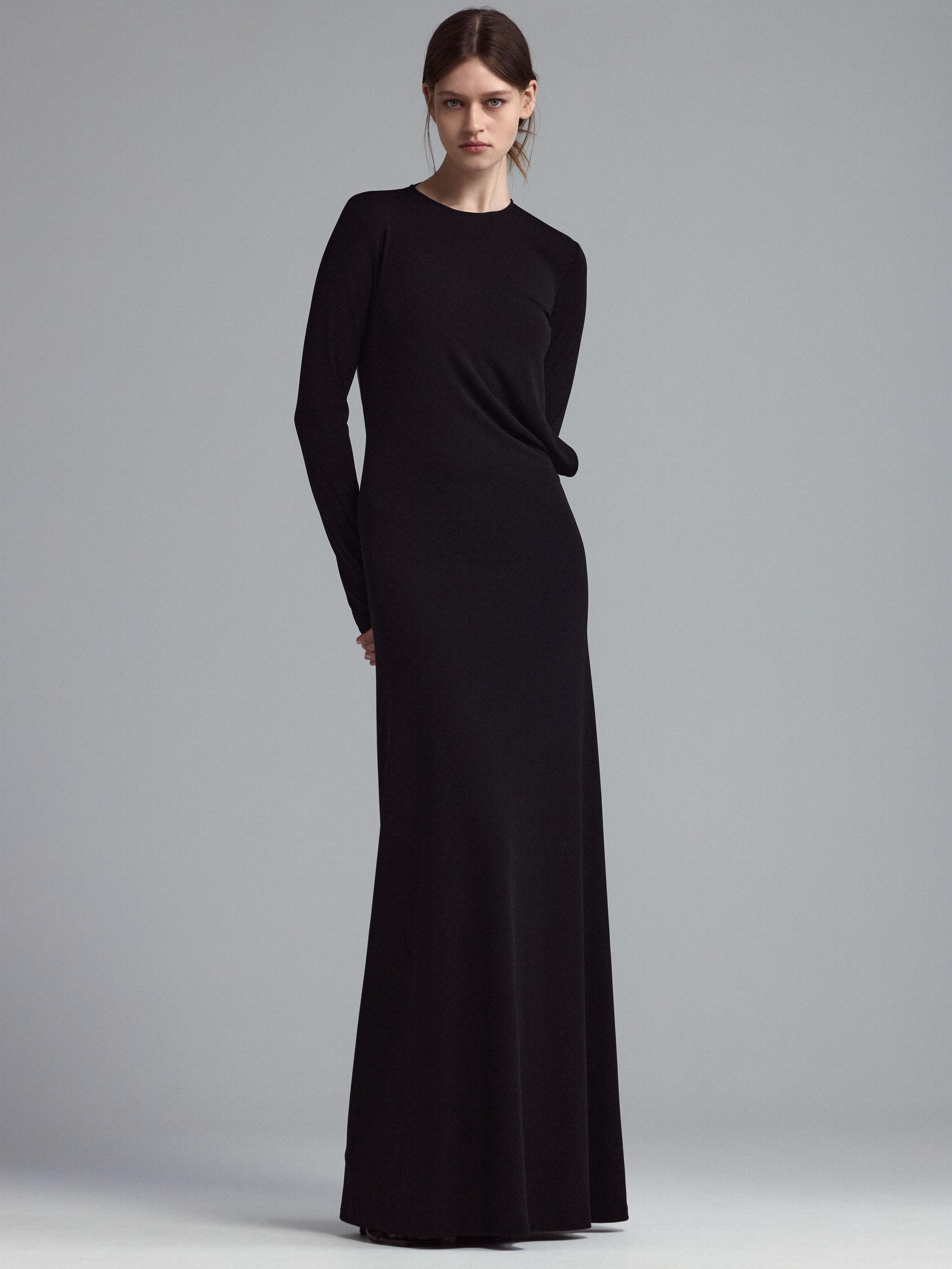 Вечернее платье с открытой спиной