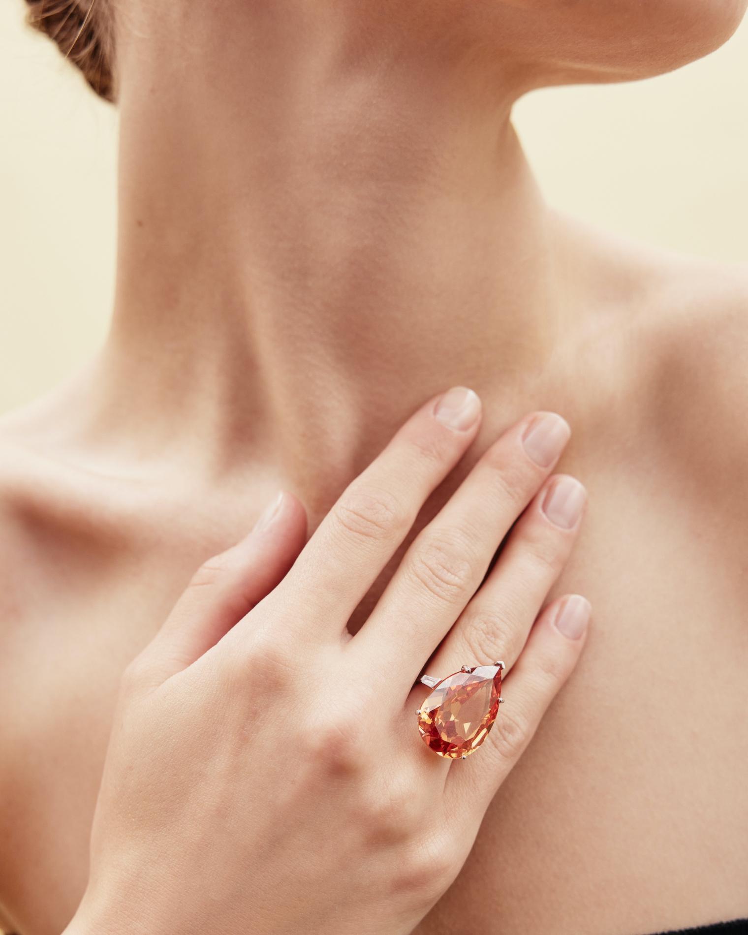 Pear-shaped cut ring