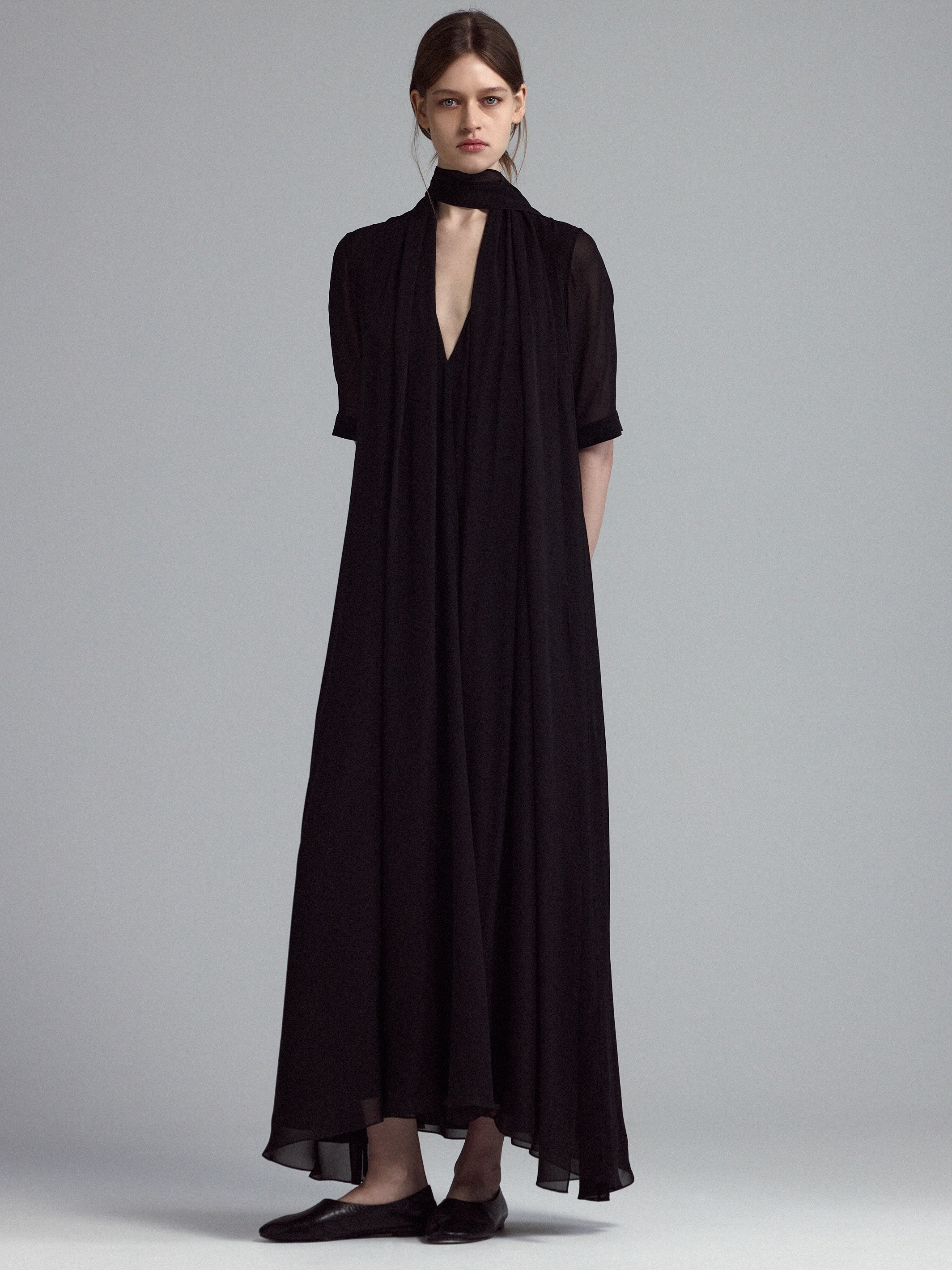 Платье из струящегося шелка