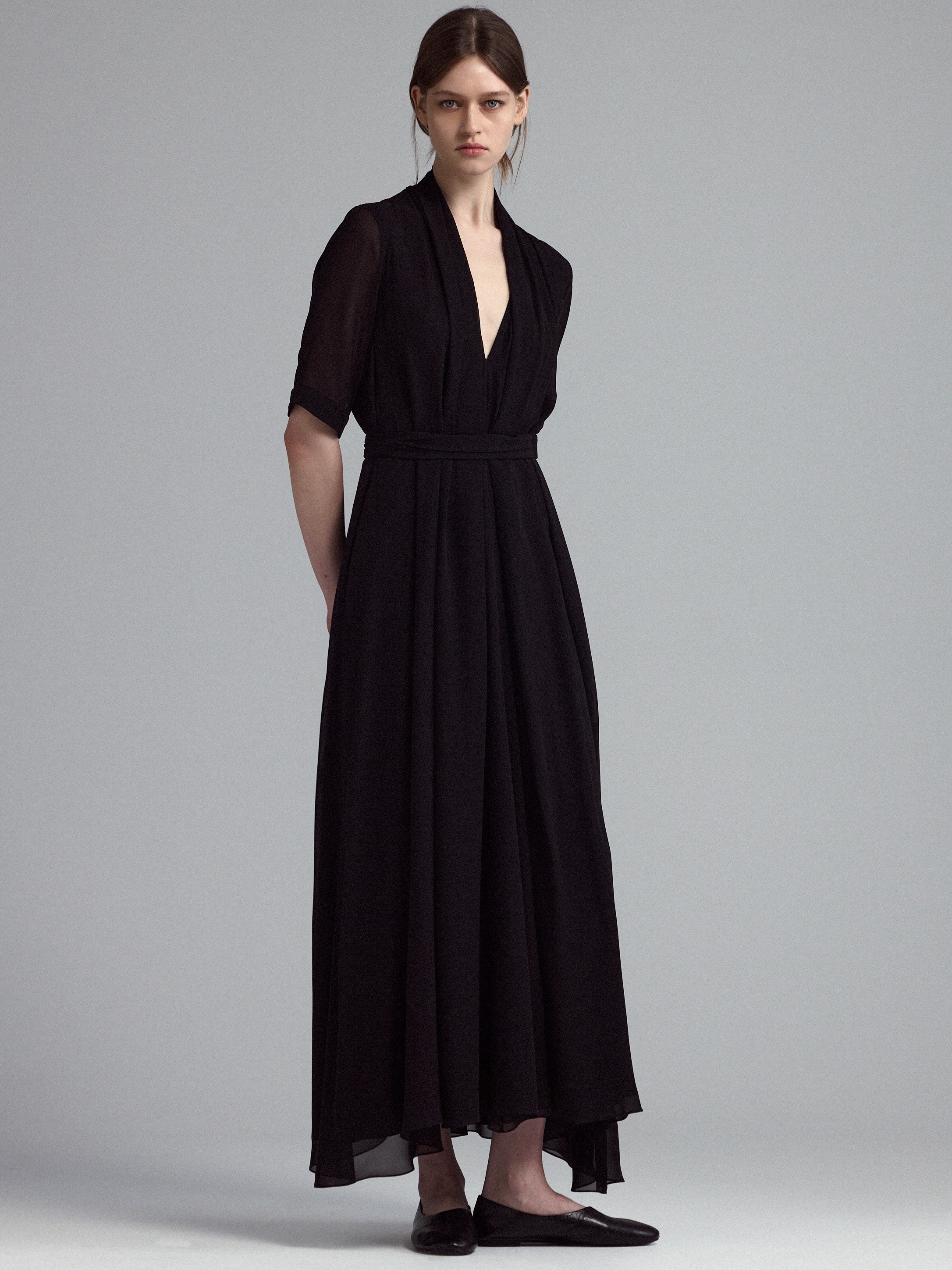 Платье из струящегося шелка