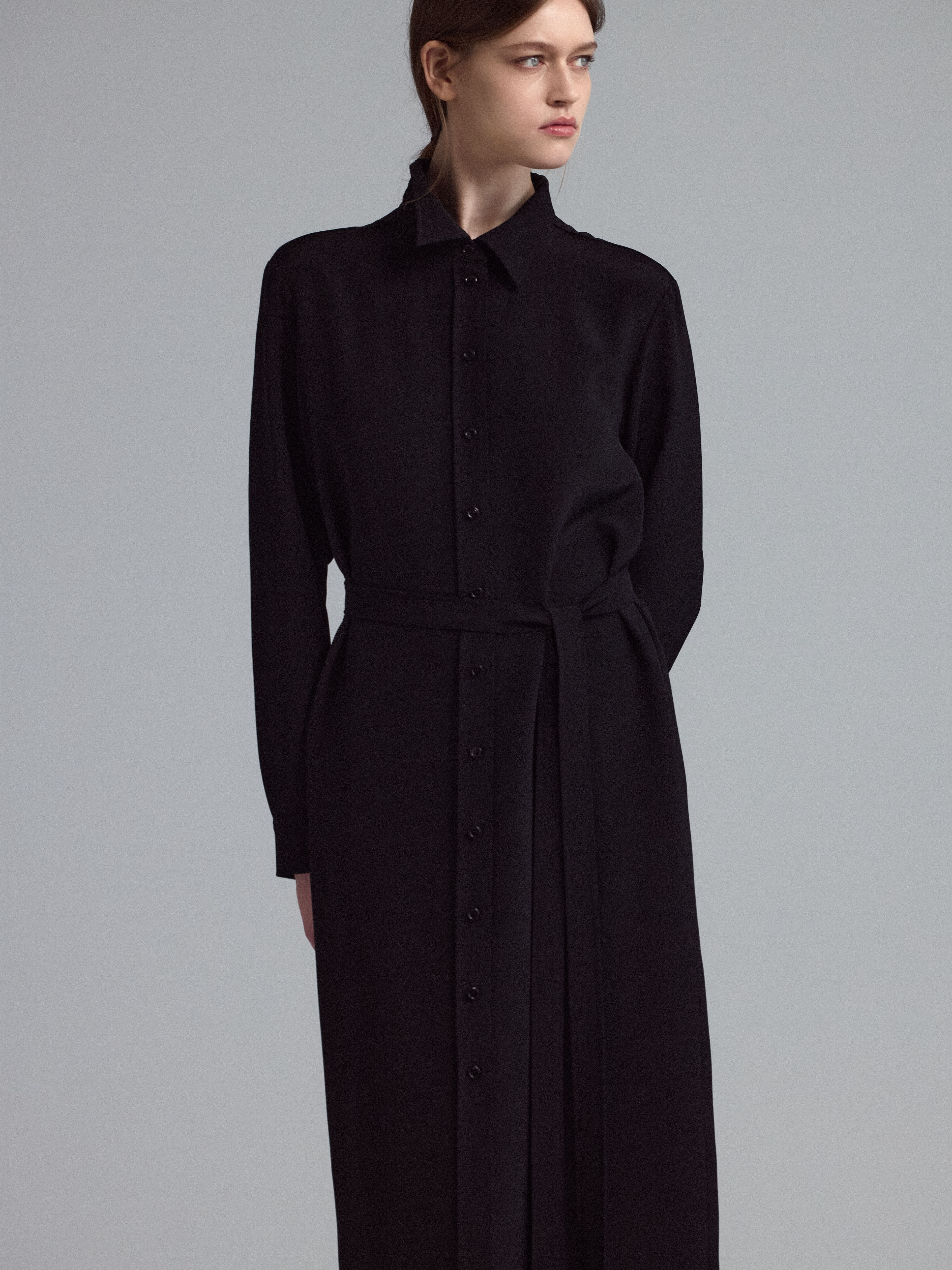 Платье из шелка 