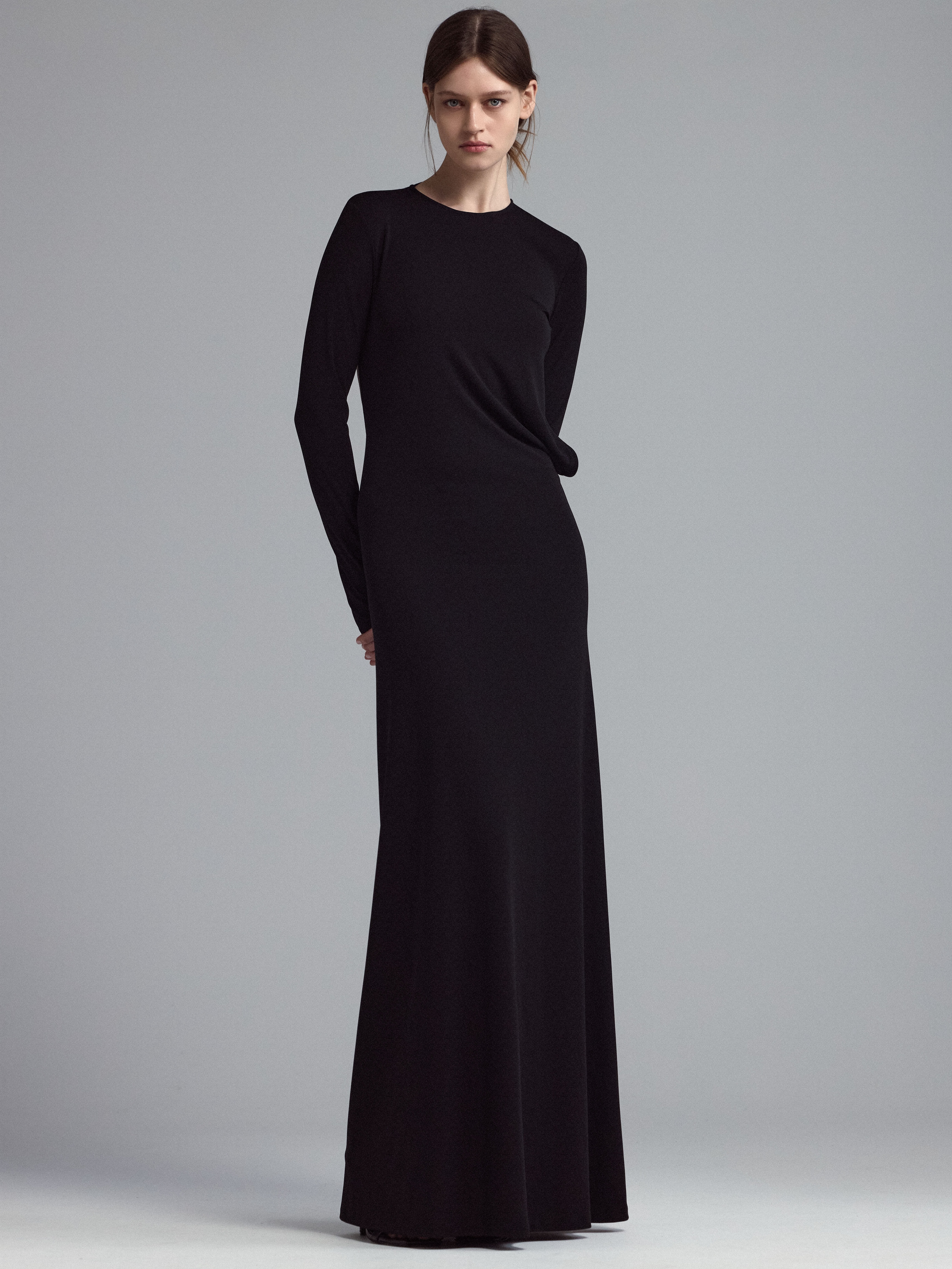 Вечернее платье с открытой спиной