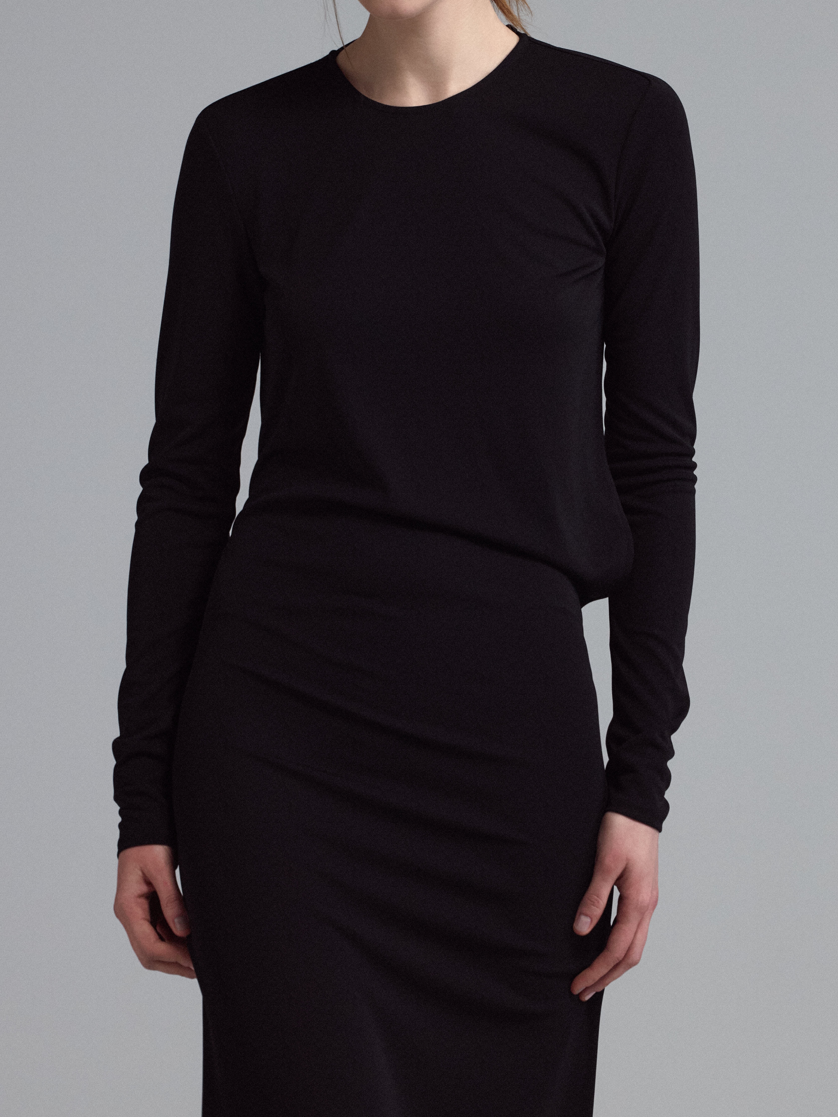 Вечернее платье с открытой спиной