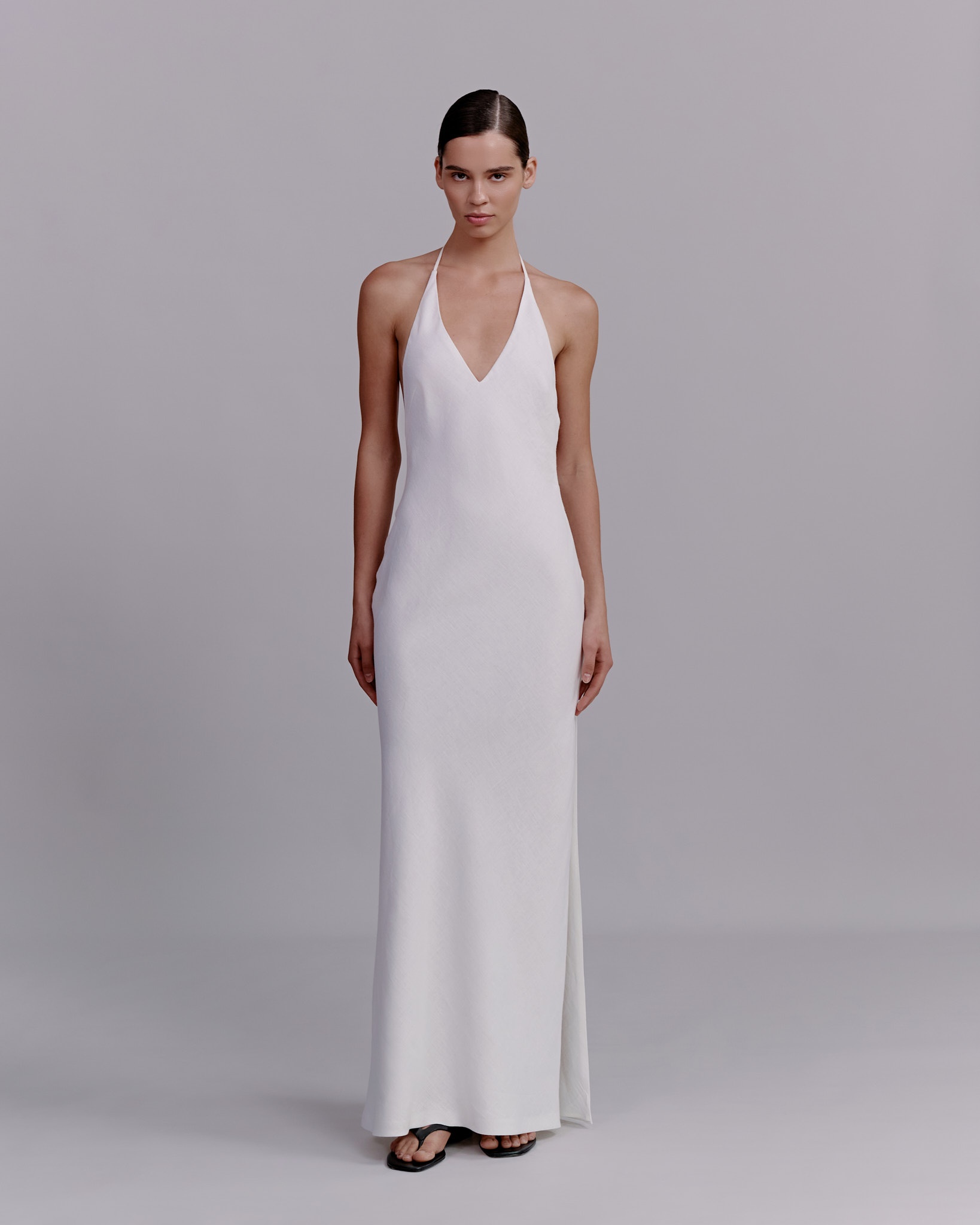 Linen dress with an open back