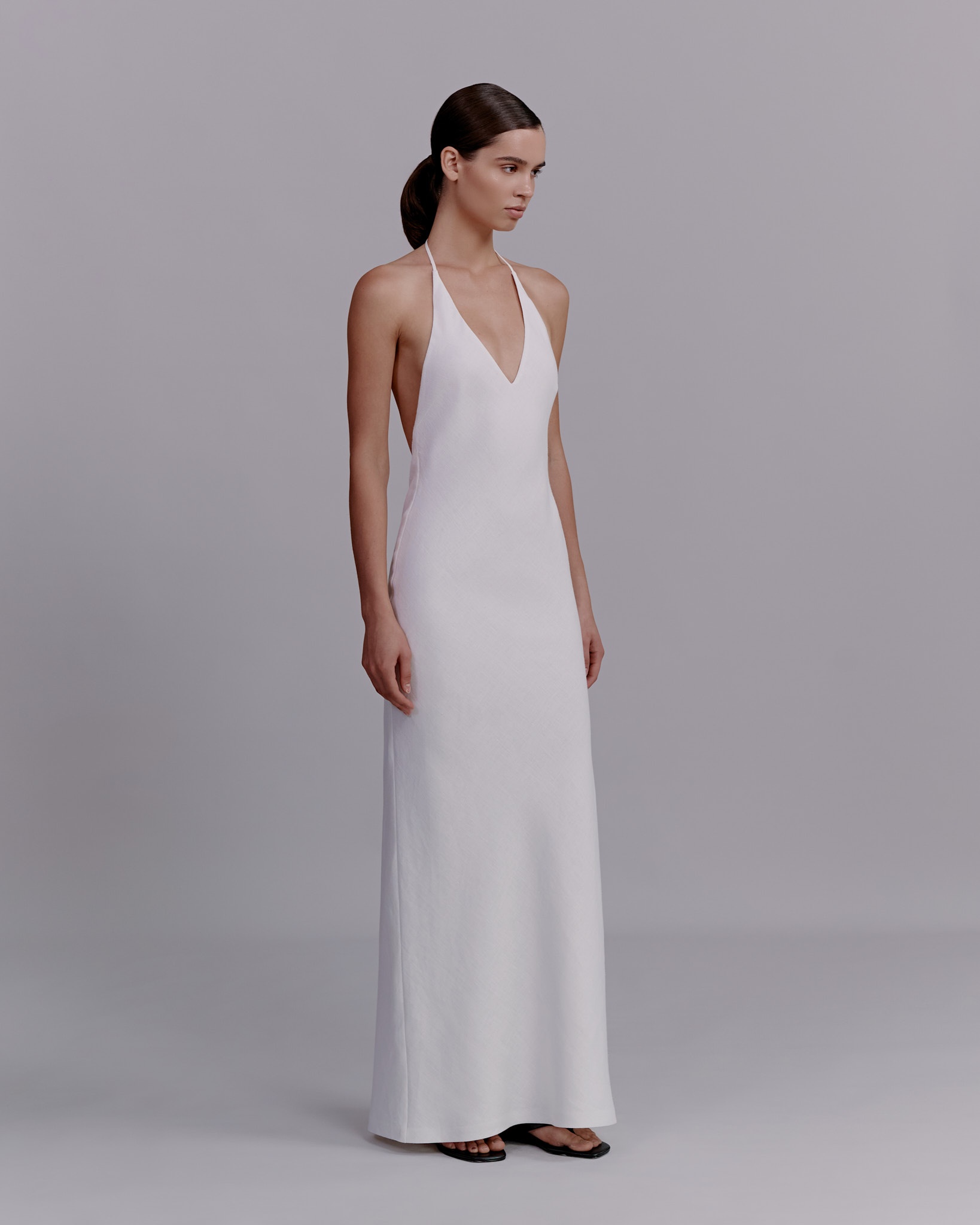 Linen dress with an open back